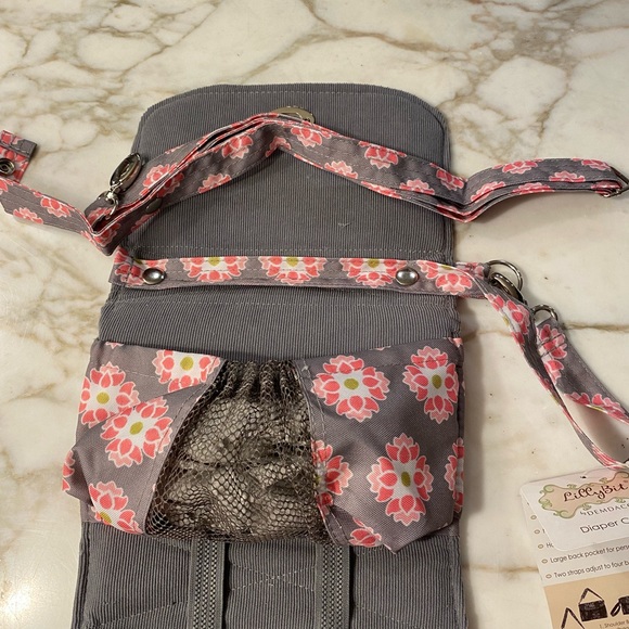 Lilly Bit - Picture 4 of 6